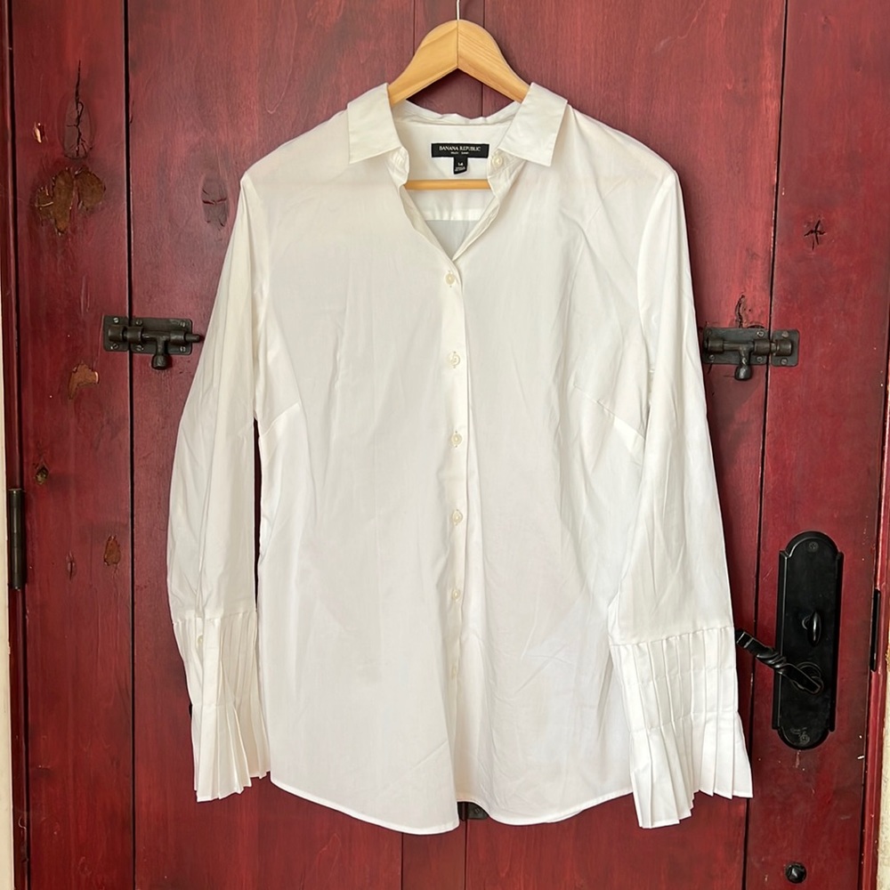 Banana Republic crisp white blouse